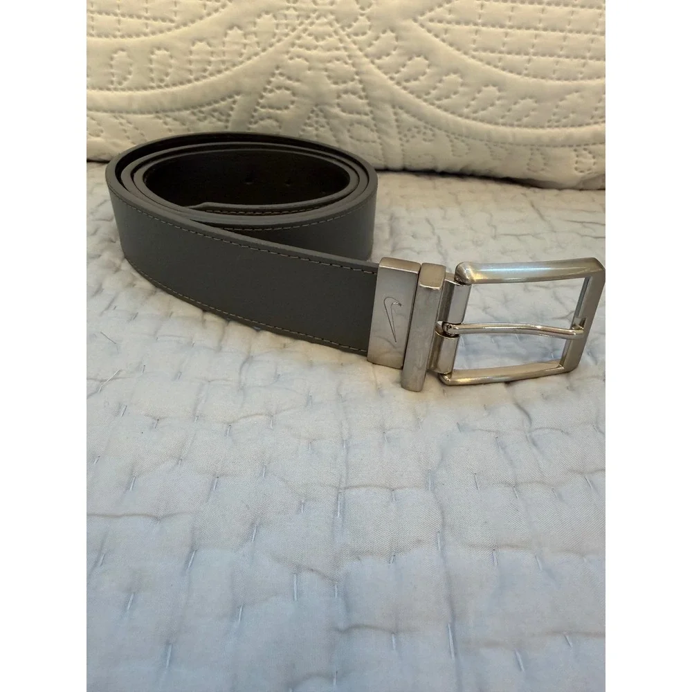 Nike Mens Genuine Leather Belt Grey Black Swivel Buckle 40